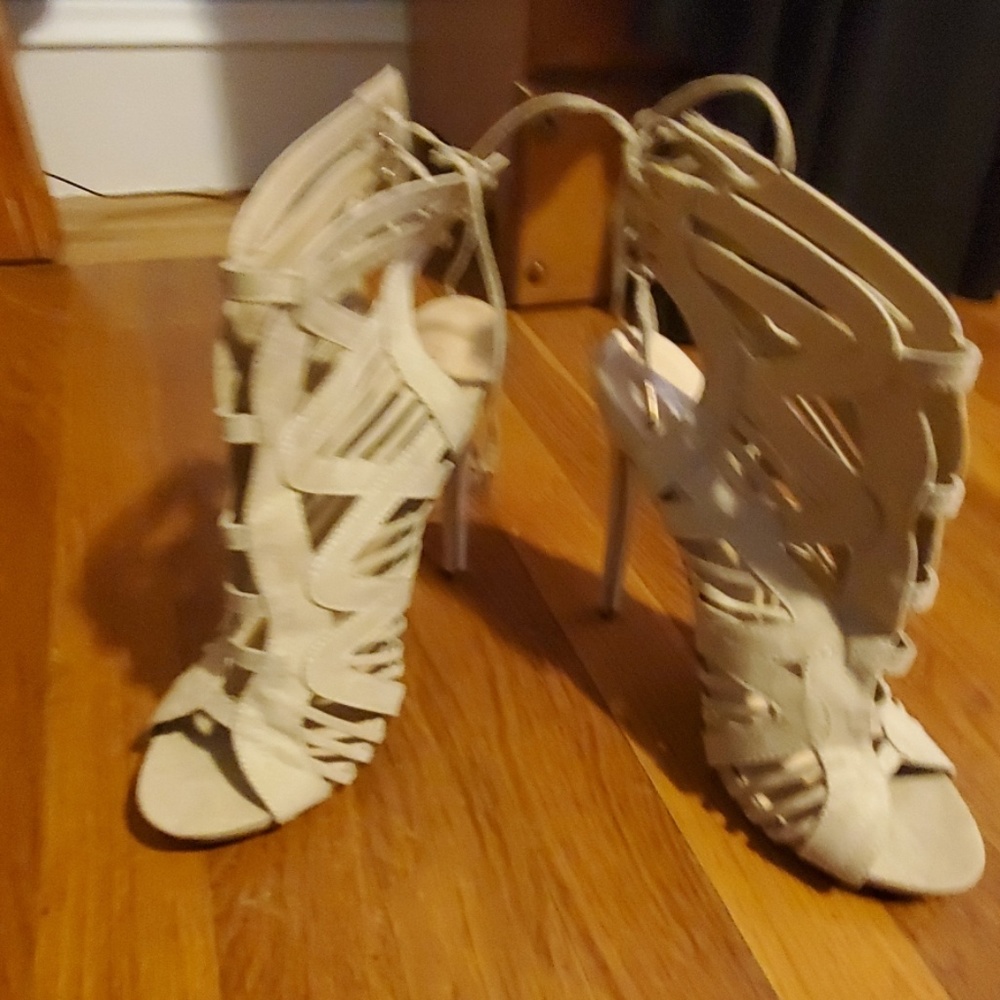 Ladies shoes